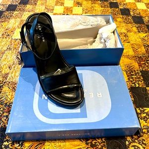 Kenneth Cole Reaction Black Sandals